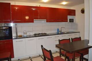 Апартаменты Apartment On Pribuzhskaya 2 Хмельницкий Апартаменты с 3 спальнями-3